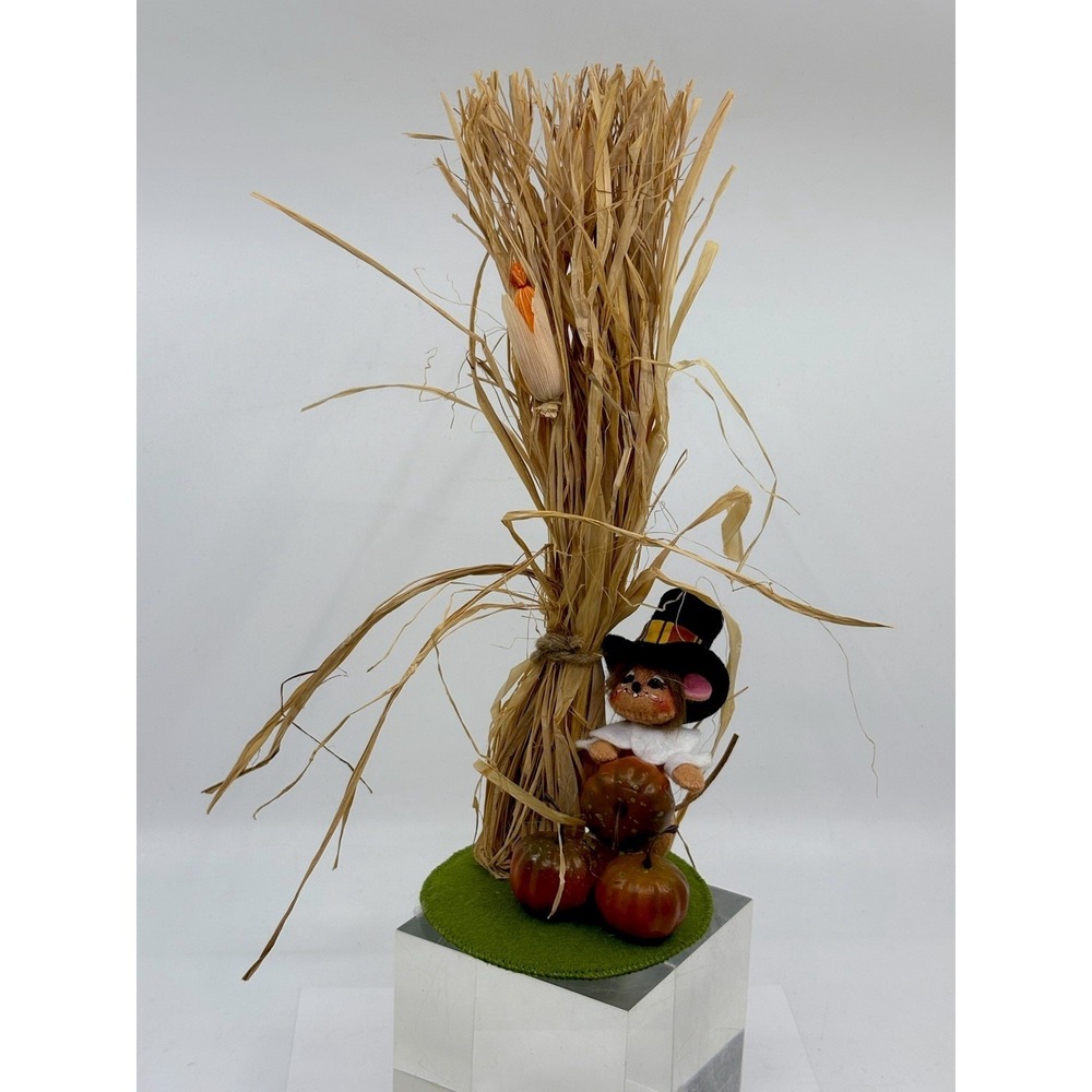 Annalee Thanksgiving Harvest ~ 2009 Pilgrim Boy Mouse w/ Cornstalk ~ 3" Doll